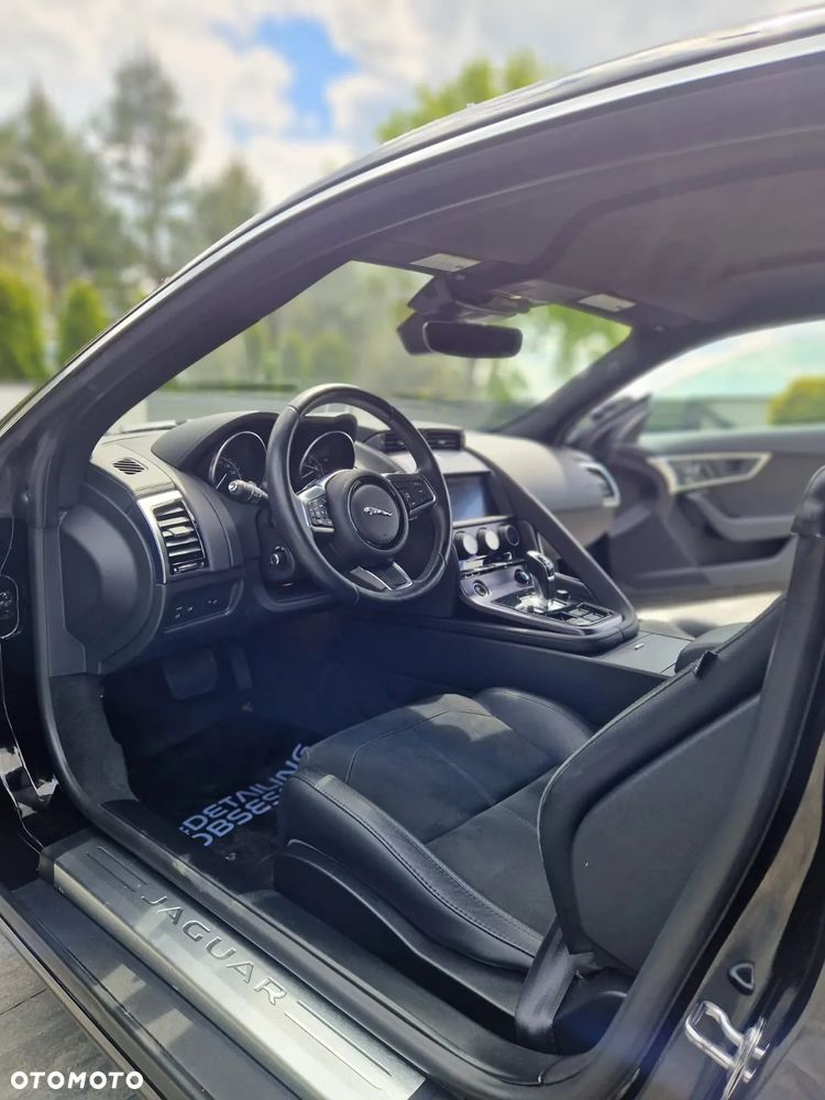 Jaguar F-Type - 10