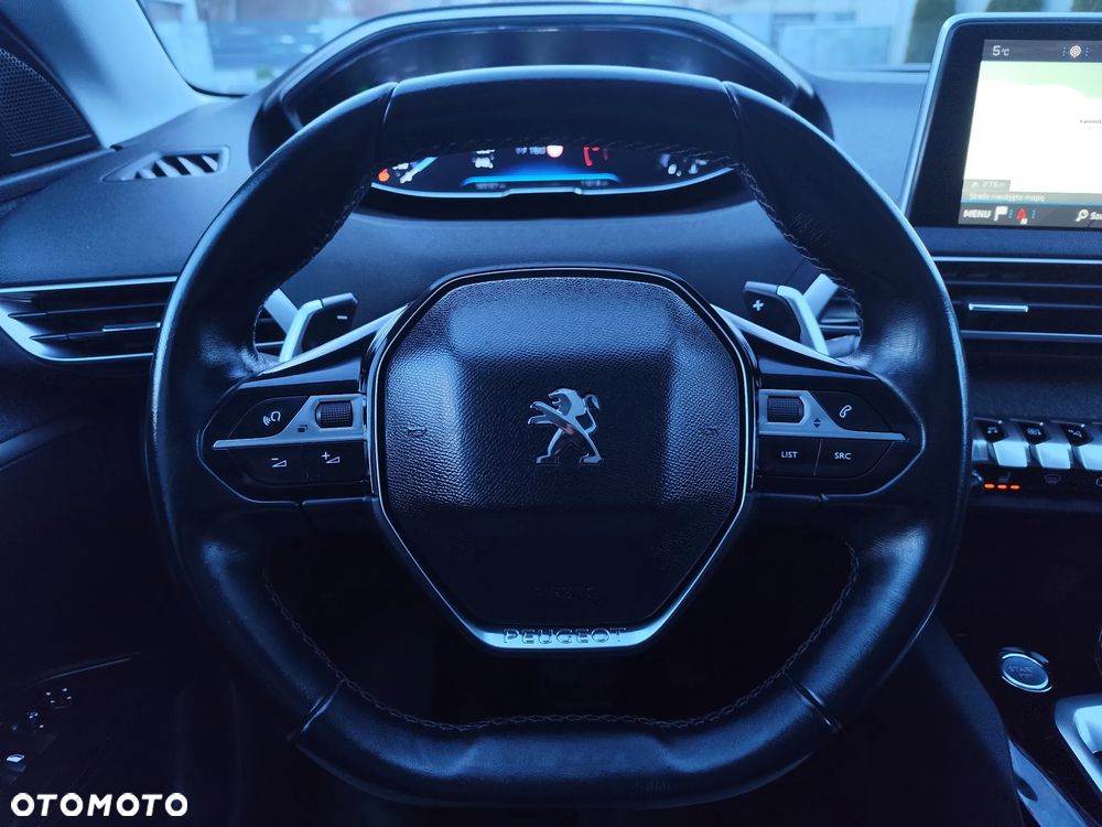 Peugeot 5008 1.6 BlueHDI Allure S&S EAT6 - 26