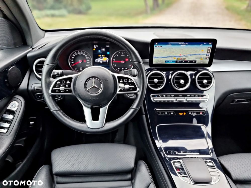 Mercedes-Benz GLC 300 d 4Matic 9G-TRONIC Exclusive - 31