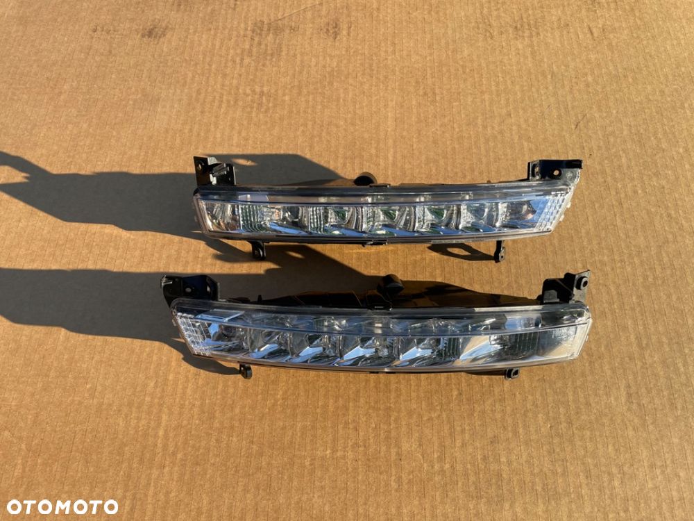 CITROEN C4 PICASSO LIFT 06-13 ORYGINALNA LAMPA DZIENNA ŚWIATŁO LED DRL LEWY 177850-01  177849-01 177850-02 177849-02 EUROPA ŚWIECI