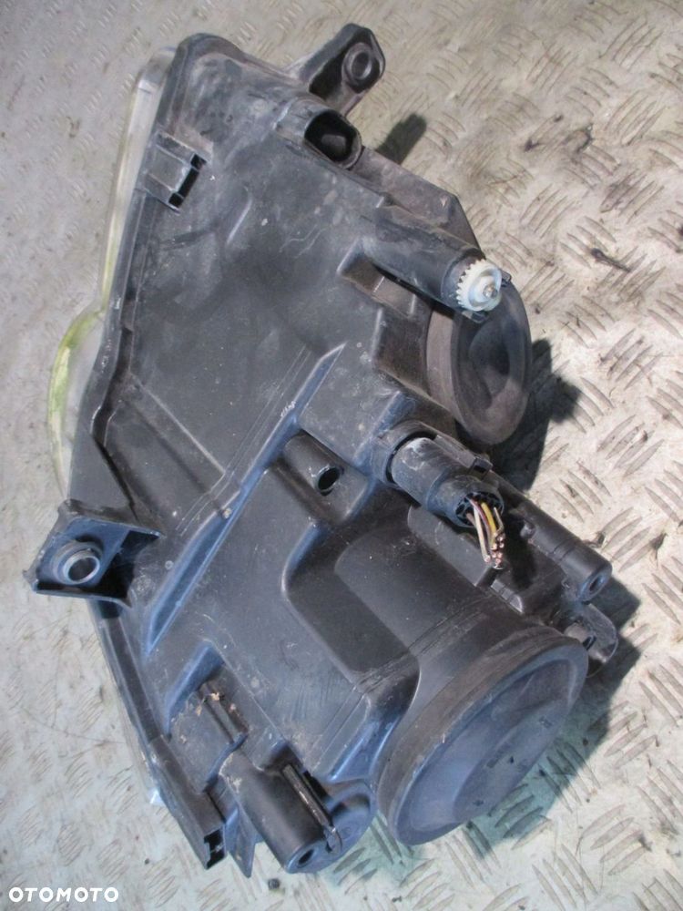 REFLEKTOR LAMPA PRAWA PRZÓD VW PASSAT B6 EUROPA - 4