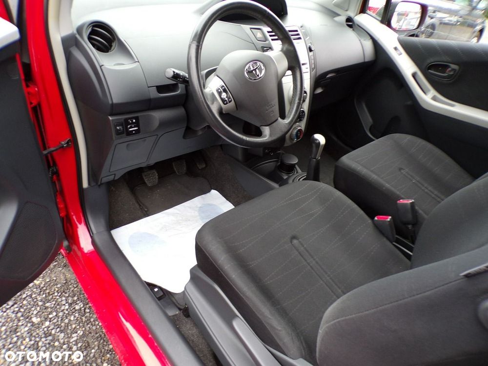 Toyota Yaris - 24
