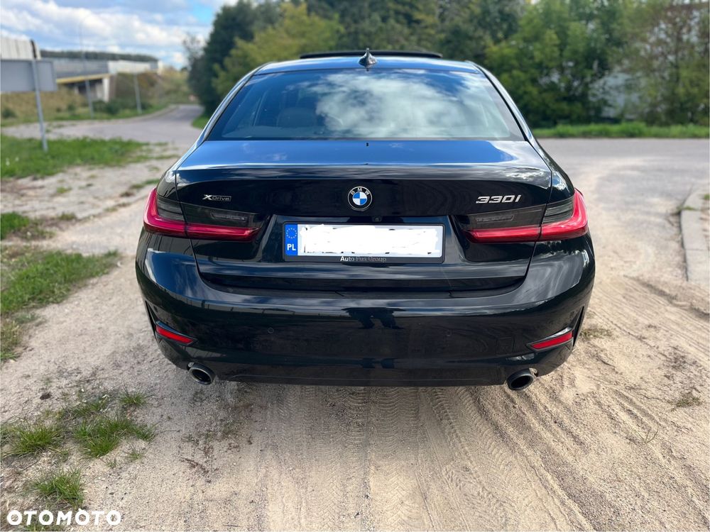 BMW Seria 3 330i xDrive Luxury Line - 9
