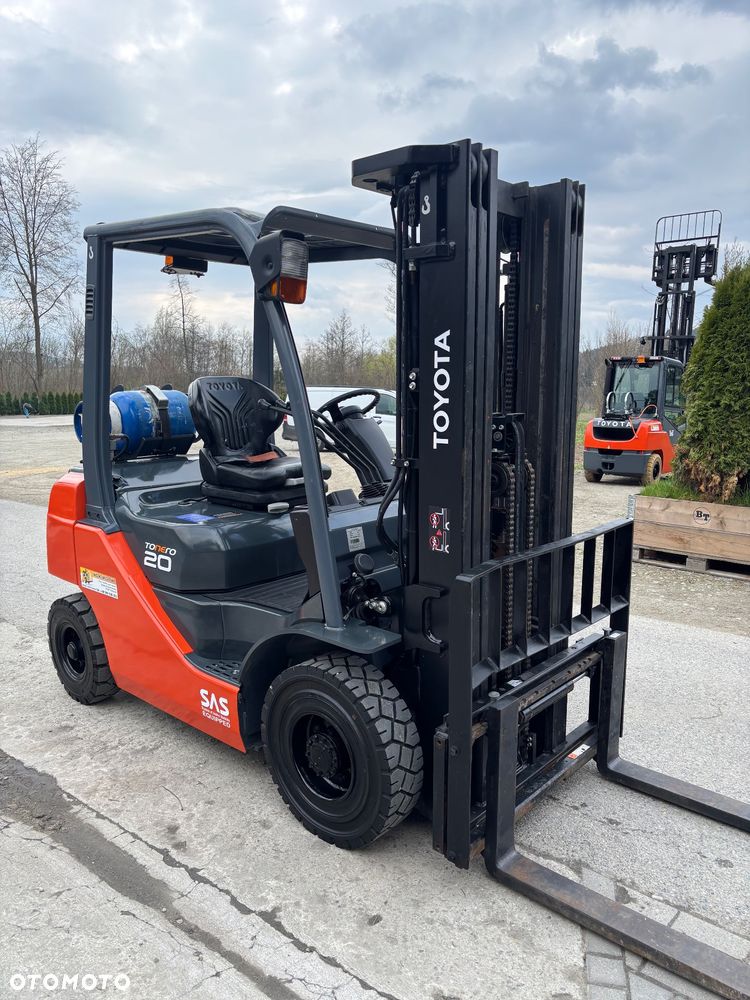 Toyota 8FGF20 GWARANCJA LPG triplex DOSTAWA 53 900 NETTO - 4