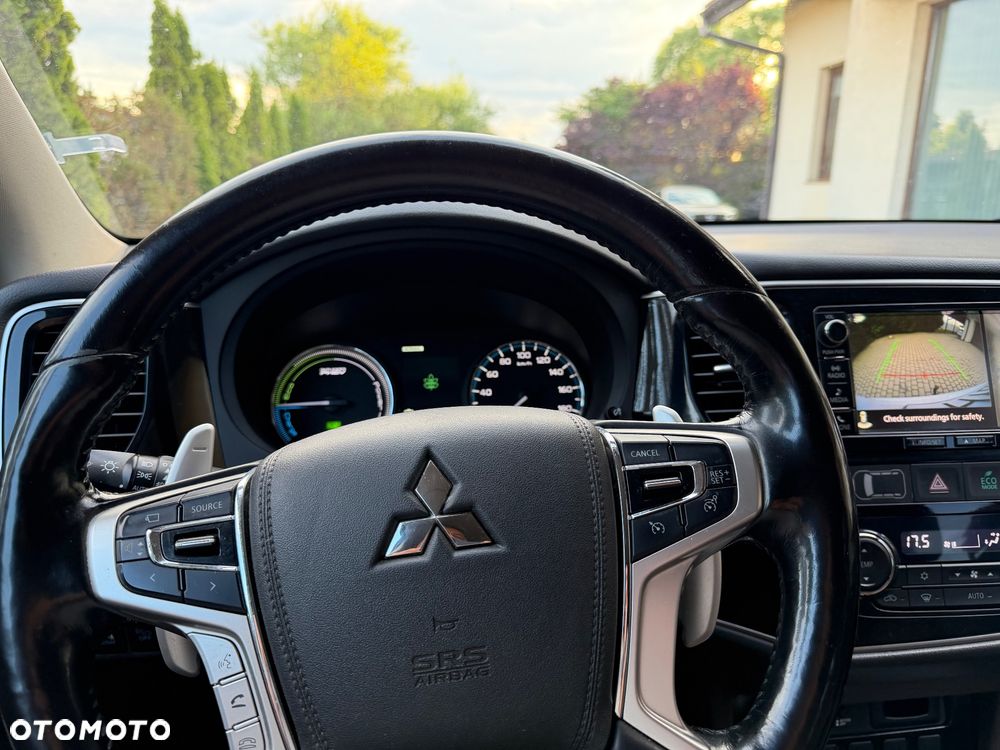 Mitsubishi Outlander Intense + - 10