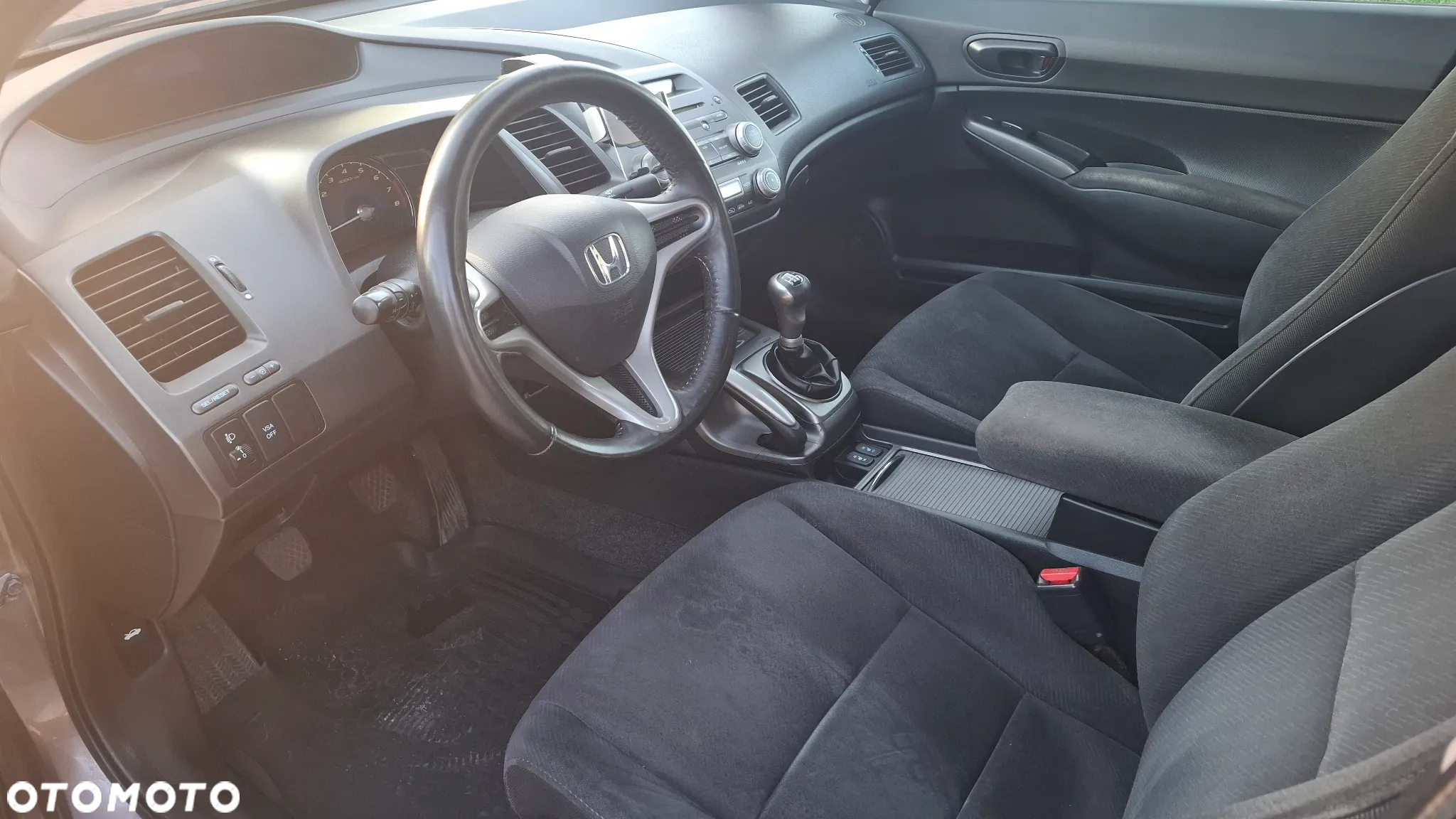 Honda Civic 1.8 Comfort - 12