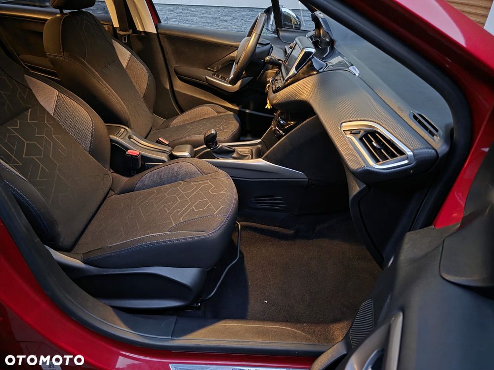 Peugeot 2008 PureTech 82 Style - 14
