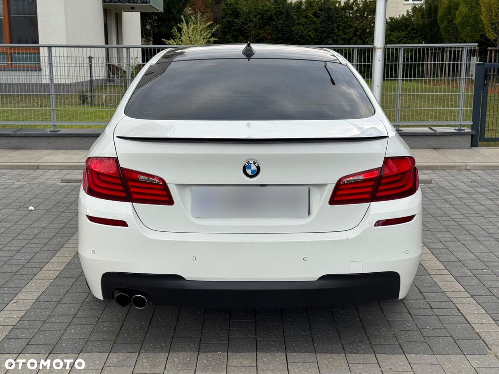 BMW Seria 5 528i - 5