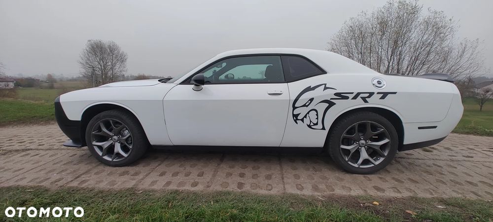 Dodge Challenger - 10