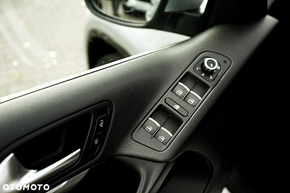 Volkswagen Tiguan - 10