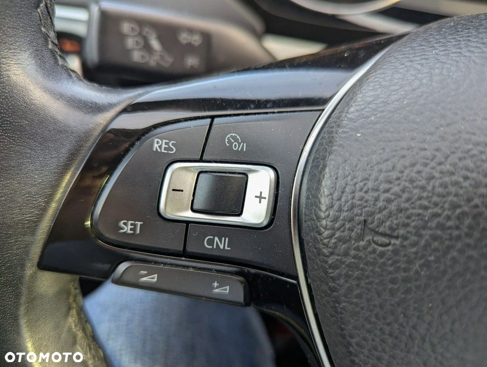 Volkswagen Jetta 1.4 TSI BMT Highline - 9