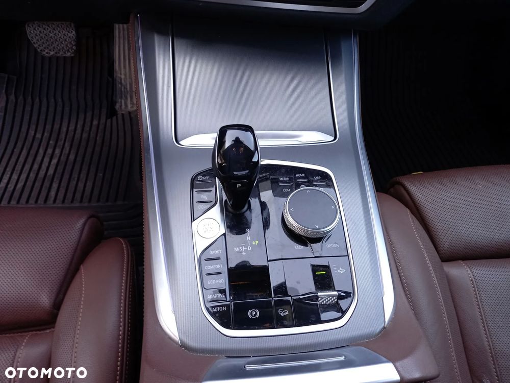BMW X5 xDrive40i - 11