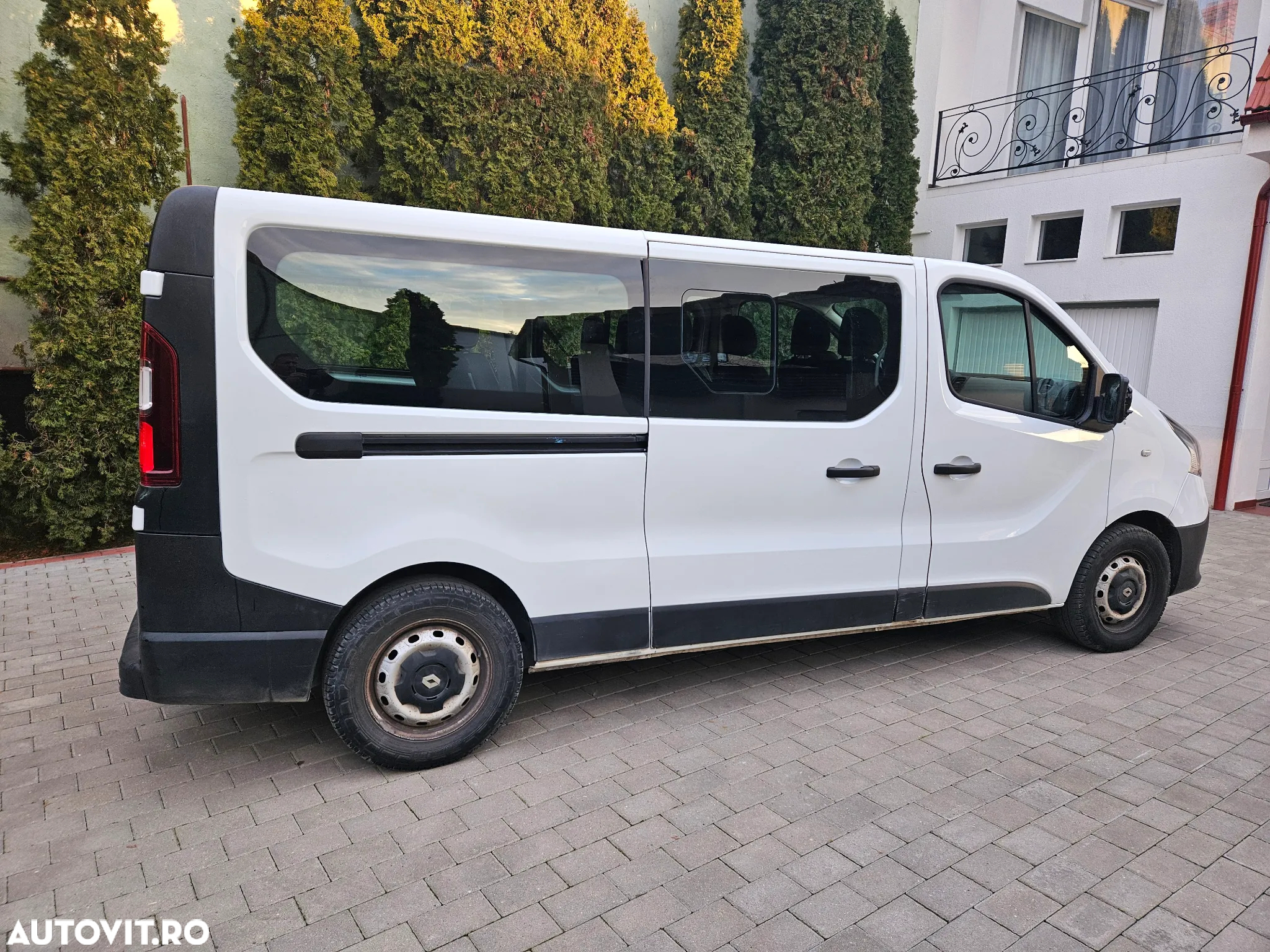 Renault Trafic Combi L2H1 1.6 dCi 95 8+1 Authentique - 6