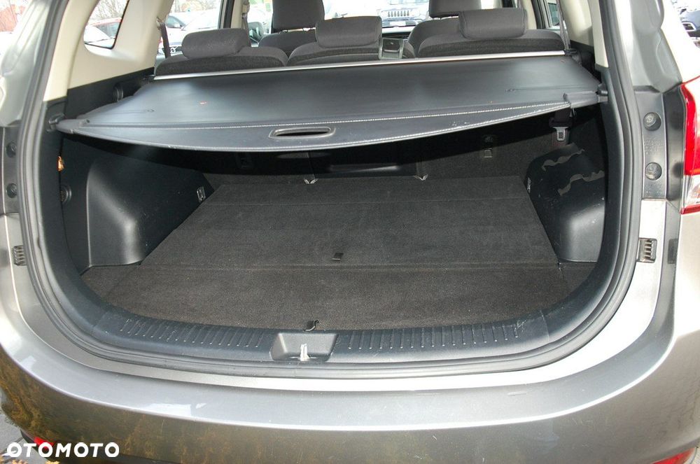 Kia Carens - 27