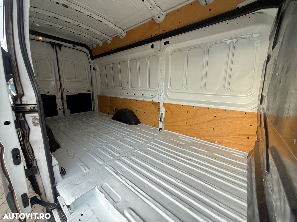 Ford Transit L4 Furgon DCIV RWD Trend - 8