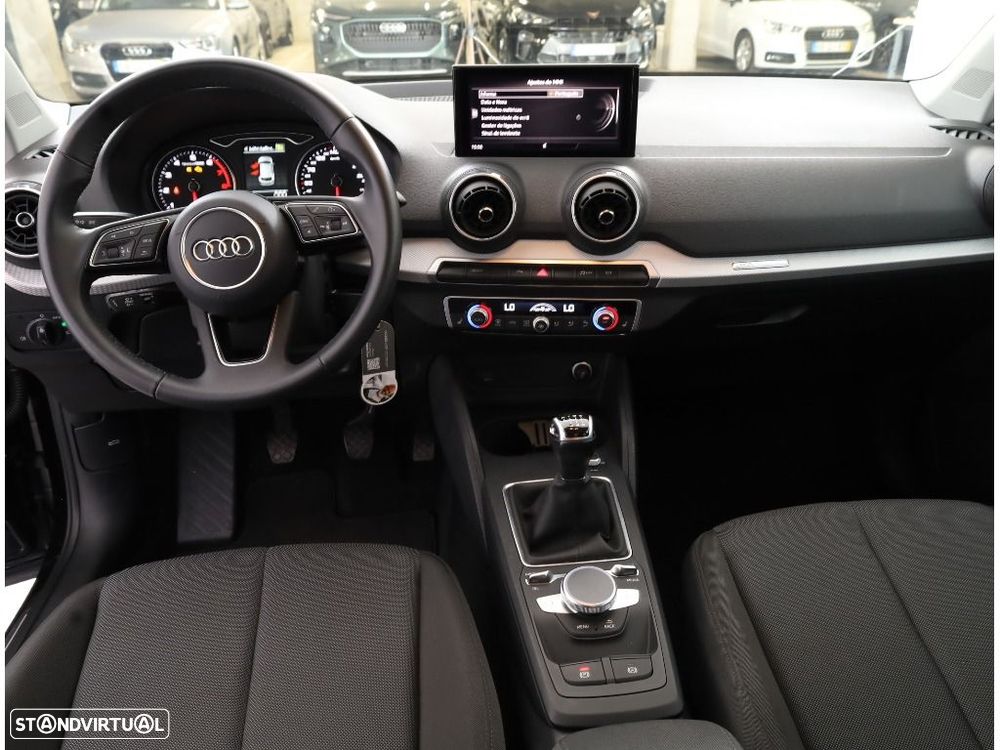Audi Q2 30 TFSI Advanced — fotografia 13