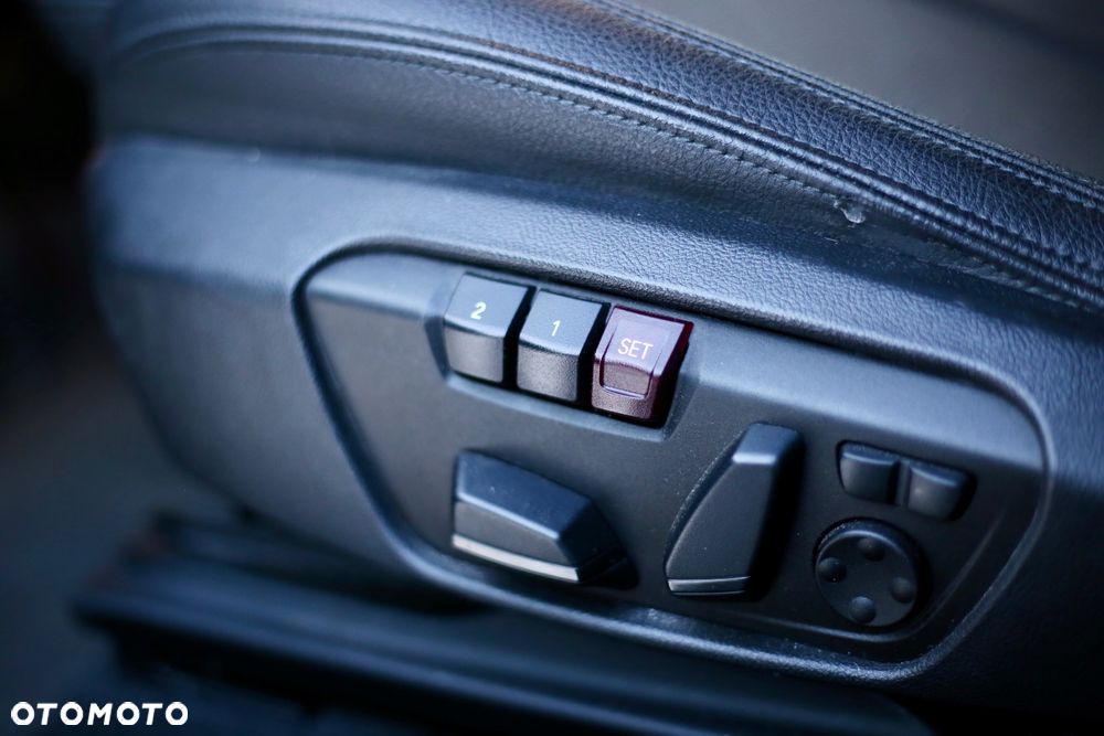 BMW X2 xDrive20i Advantage Plus - 25