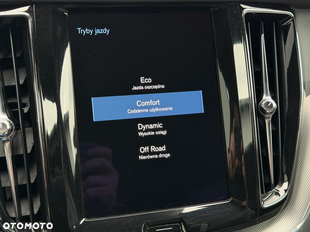 Volvo XC 60 B4 B R-Design - 36