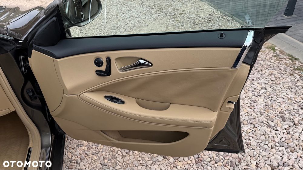 Mercedes-Benz CLS - 32