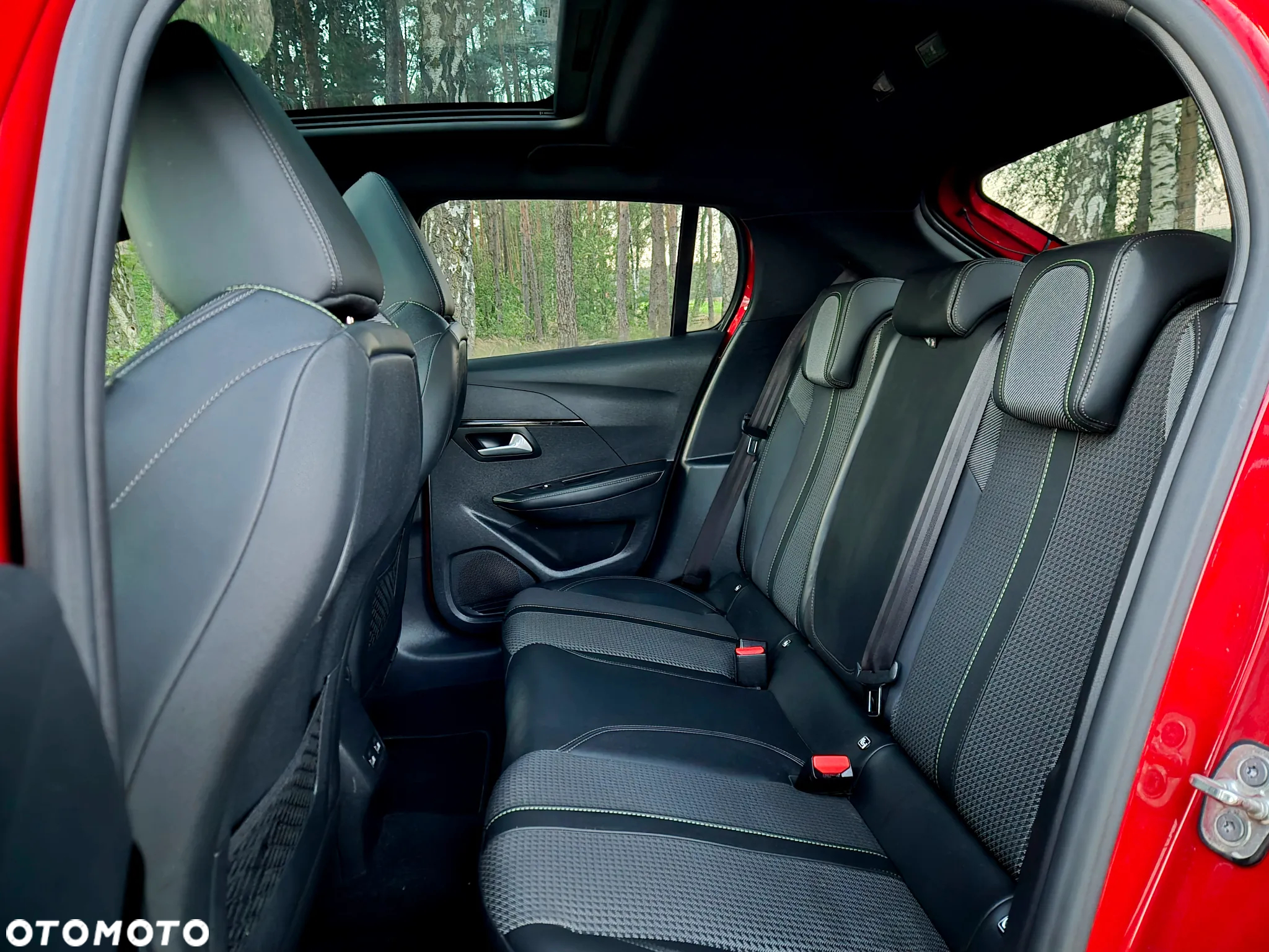 Peugeot 208 PureTech 130 EAT8 GT - 12