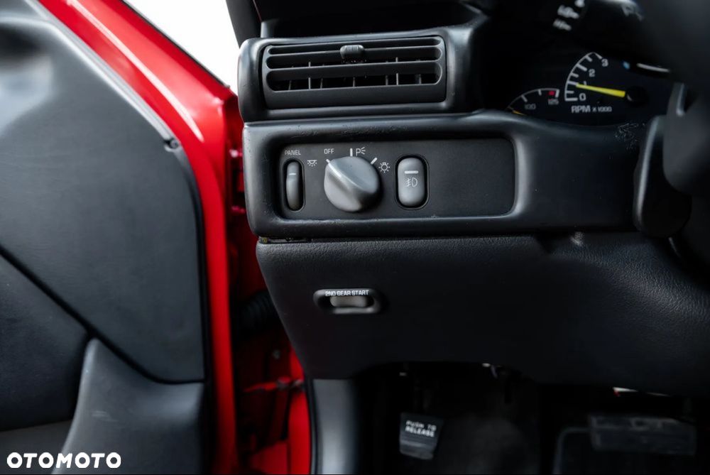 Pontiac Grand-Prix - 23