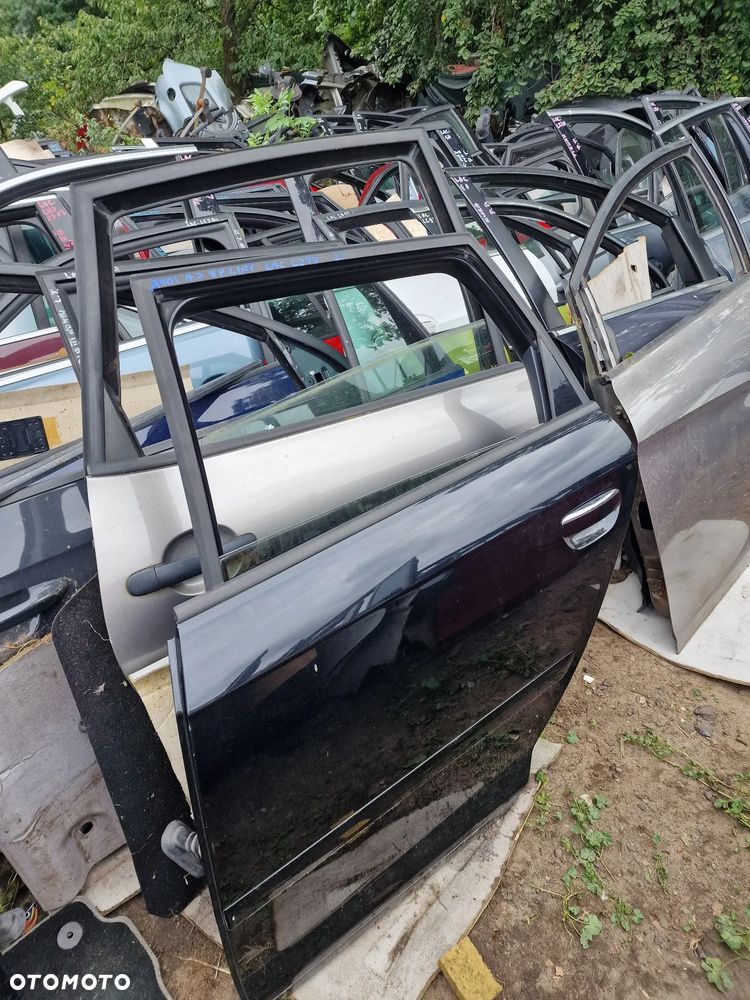 Drzwi  lewy  tył  audi  A3  8p  lift  w  kolorze  LZ9Y - 2