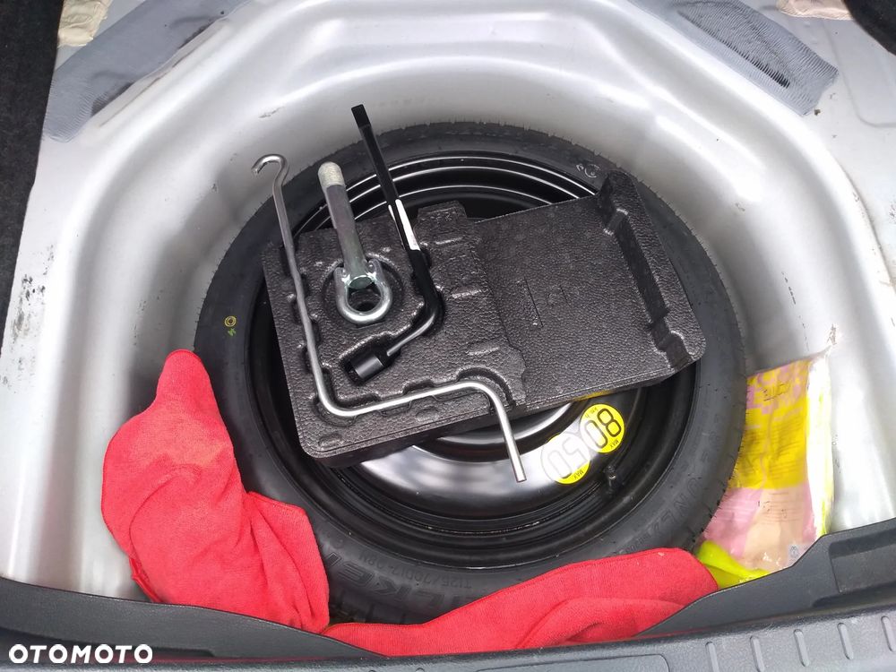 Toyota Corolla 1.6 Comfort - 19