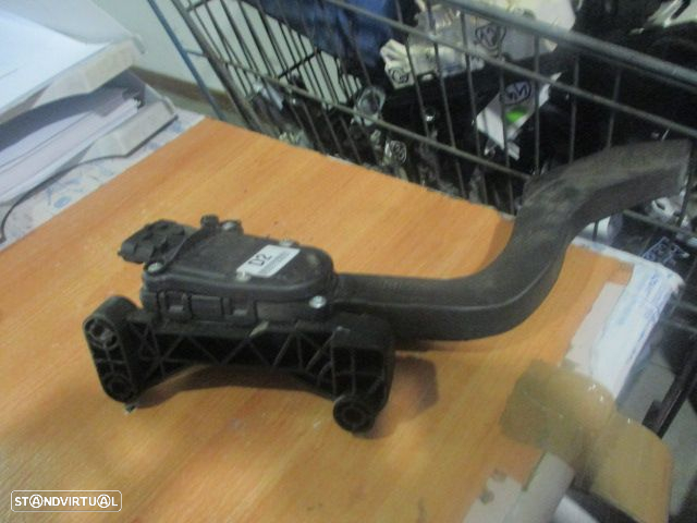 Pedal 327002F200 KIA CERATO 2005 - 2