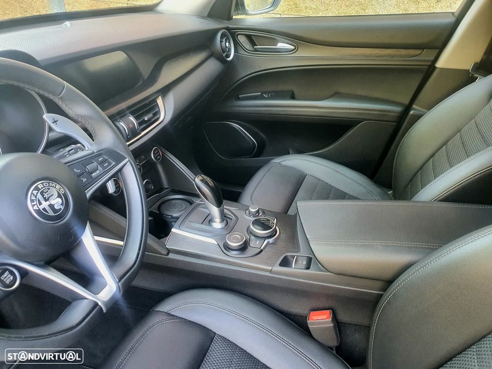 Alfa Romeo Stelvio 2.2 D B-Tech AT8 - 26