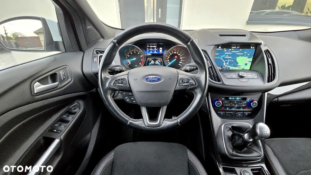 Ford Kuga 1.5 EcoBoost 2x4 ST-Line - 23