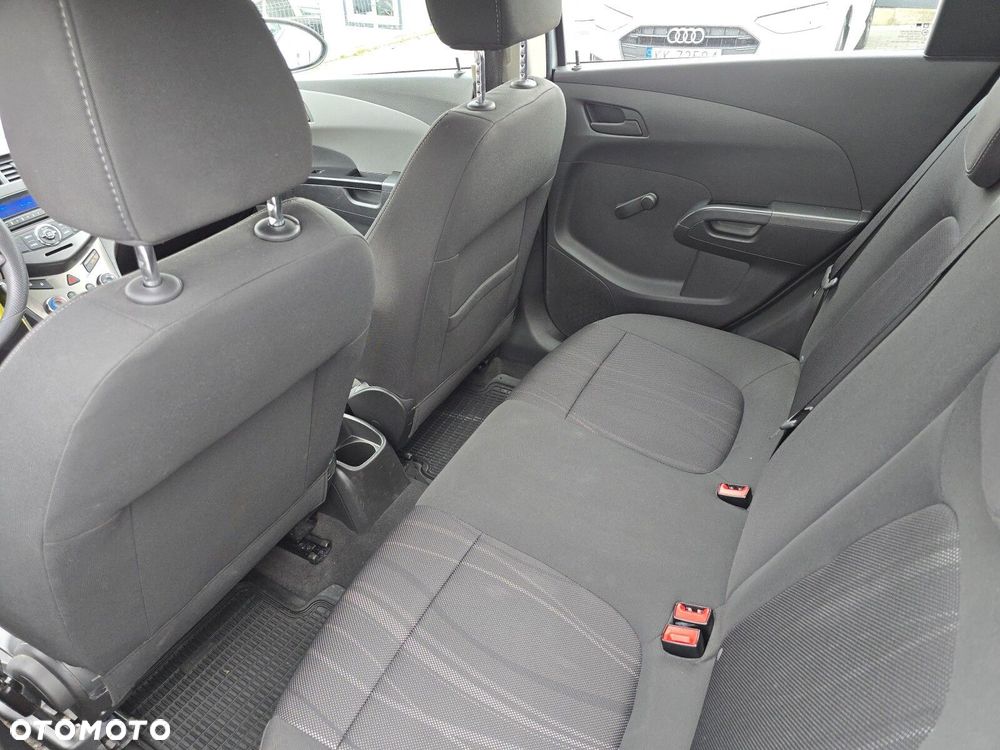 Chevrolet Aveo - 12