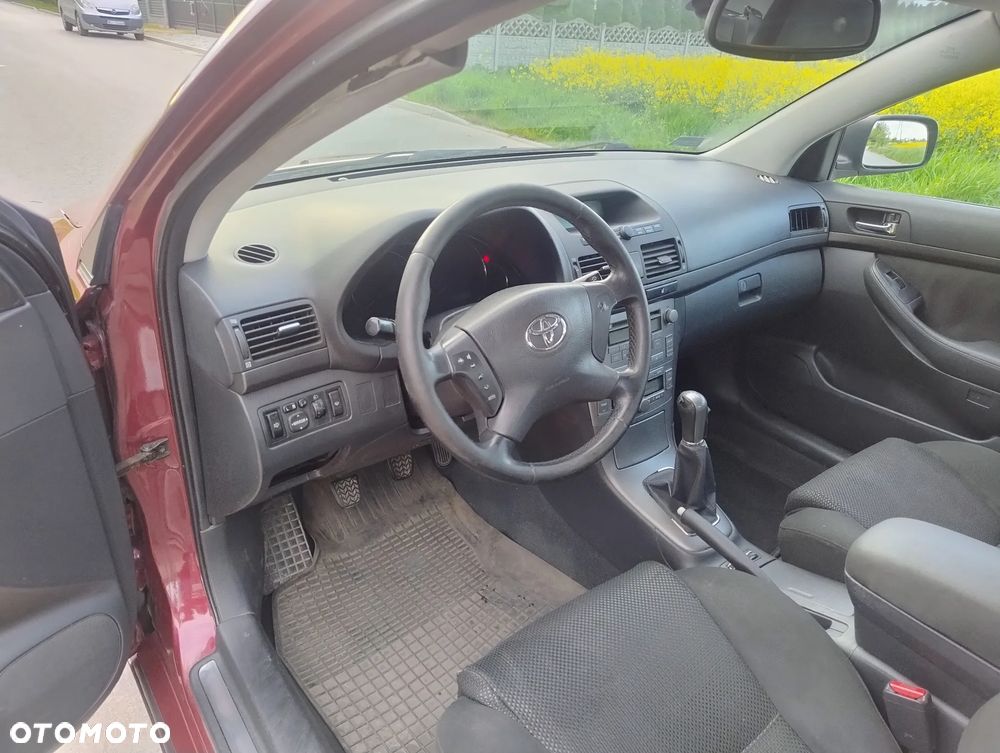 Toyota Avensis 1.8 VVT-i Luna - 8