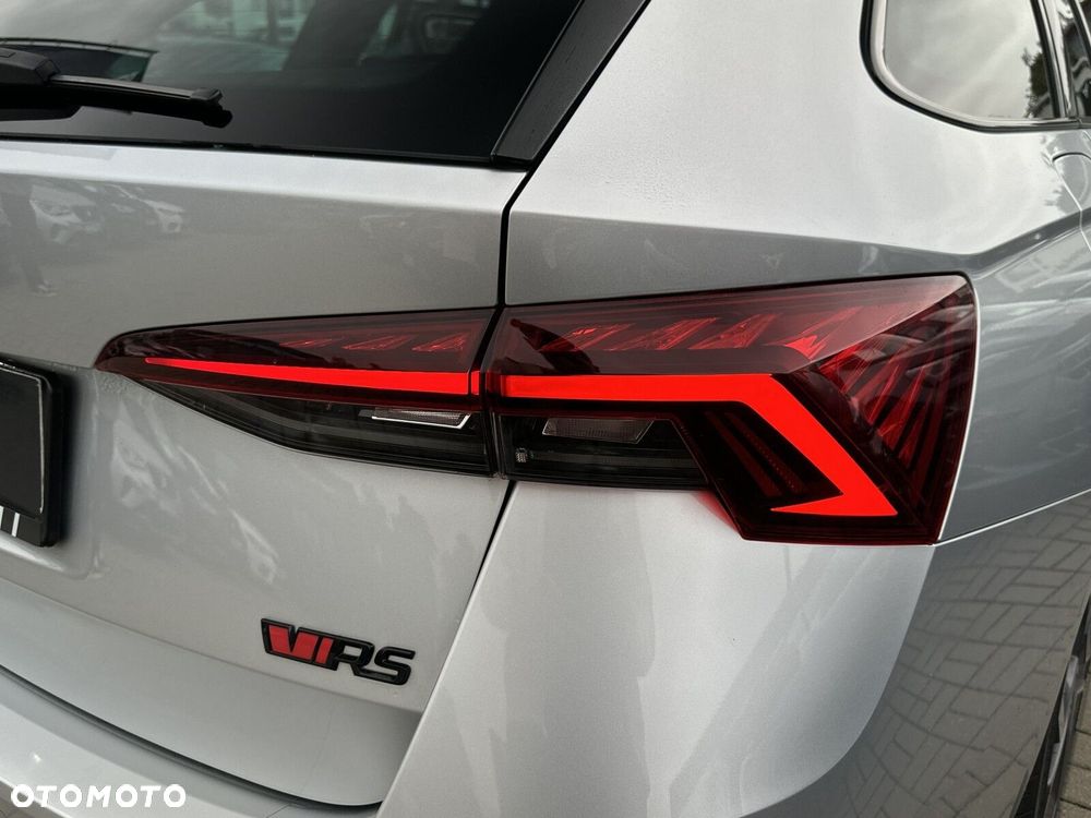 Skoda Octavia 2.0 TDI RS DSG - 25