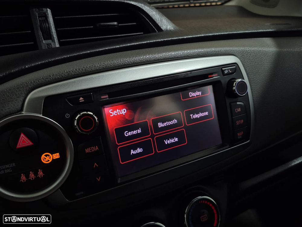 Toyota Yaris 1.0 VVT-i Comfort+P.Style - 12