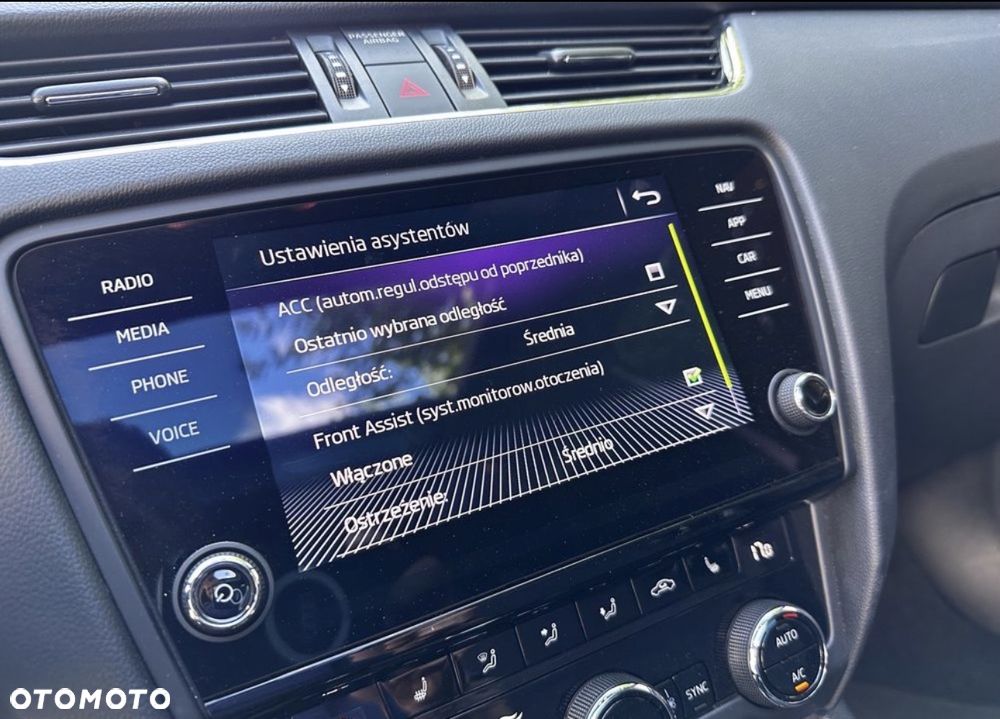 Skoda Octavia 2.0 TSI RS Challenge 245 DSG - 24