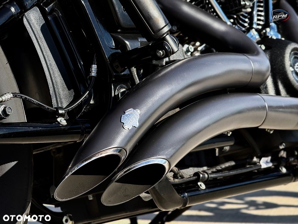 Harley-Davidson Softail Street Bob - 32