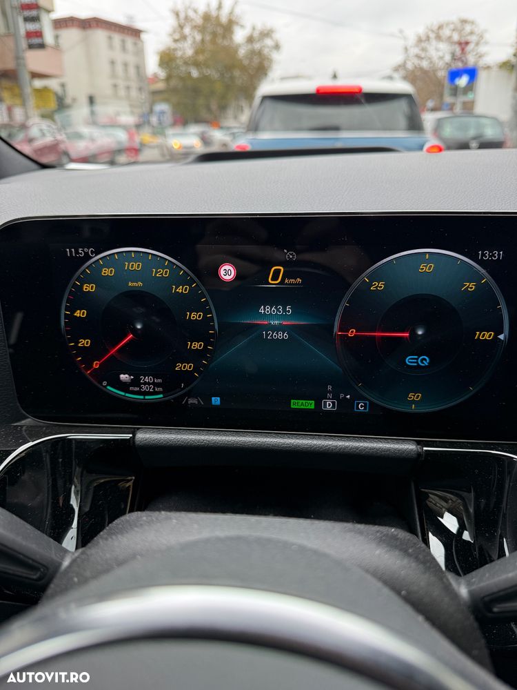 Mercedes-Benz EQA 300 4MATIC - 1