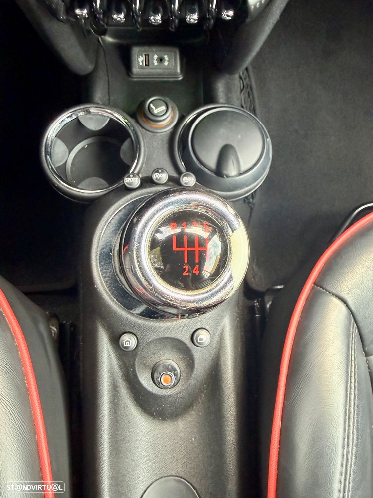 MINI Cabrio John Cooper Works - 25