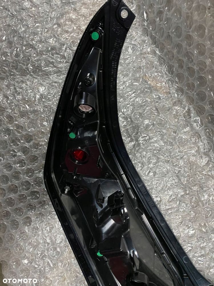 LAMPA LEWA TYŁ TOYOTA AYGO II 81561-0H110 - 6