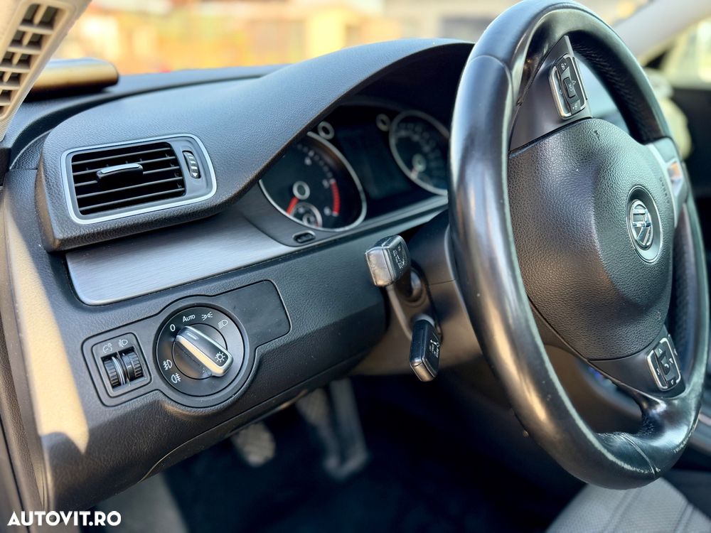 Volkswagen Passat 2.0 TDI Blue TDI Highline - 8