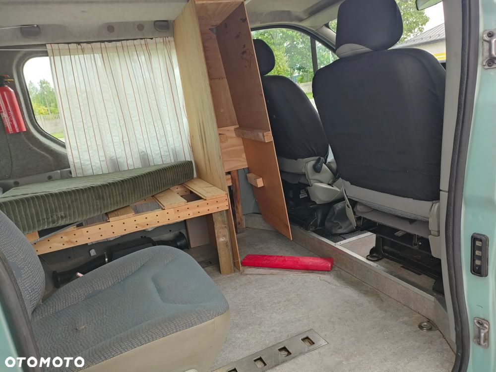 Renault Trafic - 16