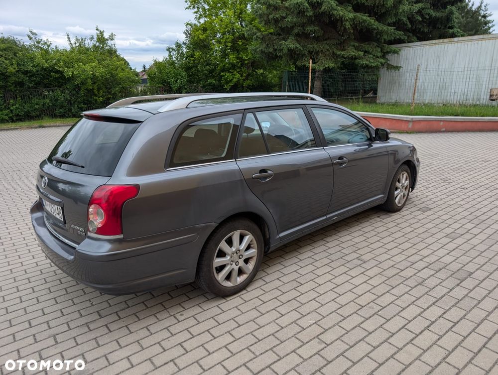 Toyota Avensis 2.0 D-4D Sol - 8