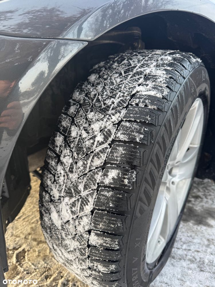 BMW Seria 5 528i xDrive - 12