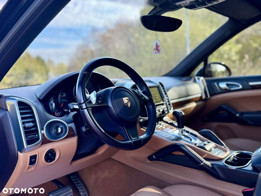 Porsche Cayenne - 9