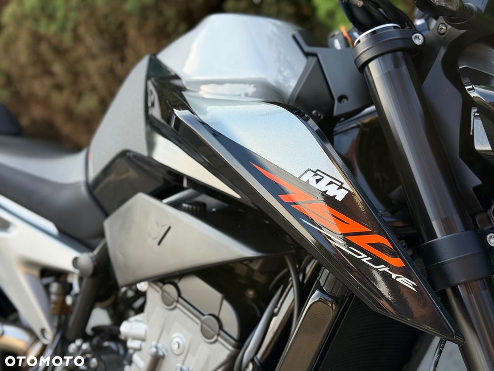 KTM Duke - 17