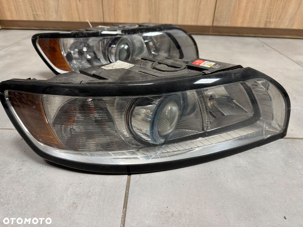 Volvo V50 2007- reflektor przód lift - 3
