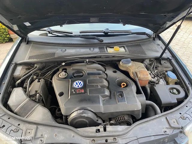 VW Passat 1.9 TDi Highline 4M - 6