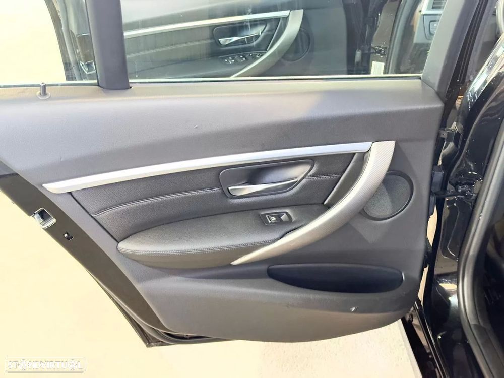 BMW 320 d Touring Aut. Efficient Dynamics Edition Sport Line - 15