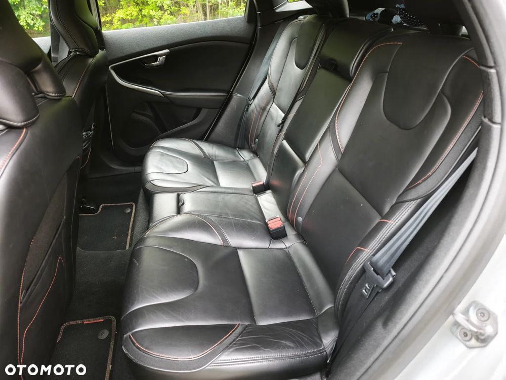 Volvo V40 D4 Drive-E Ocean Race - 6