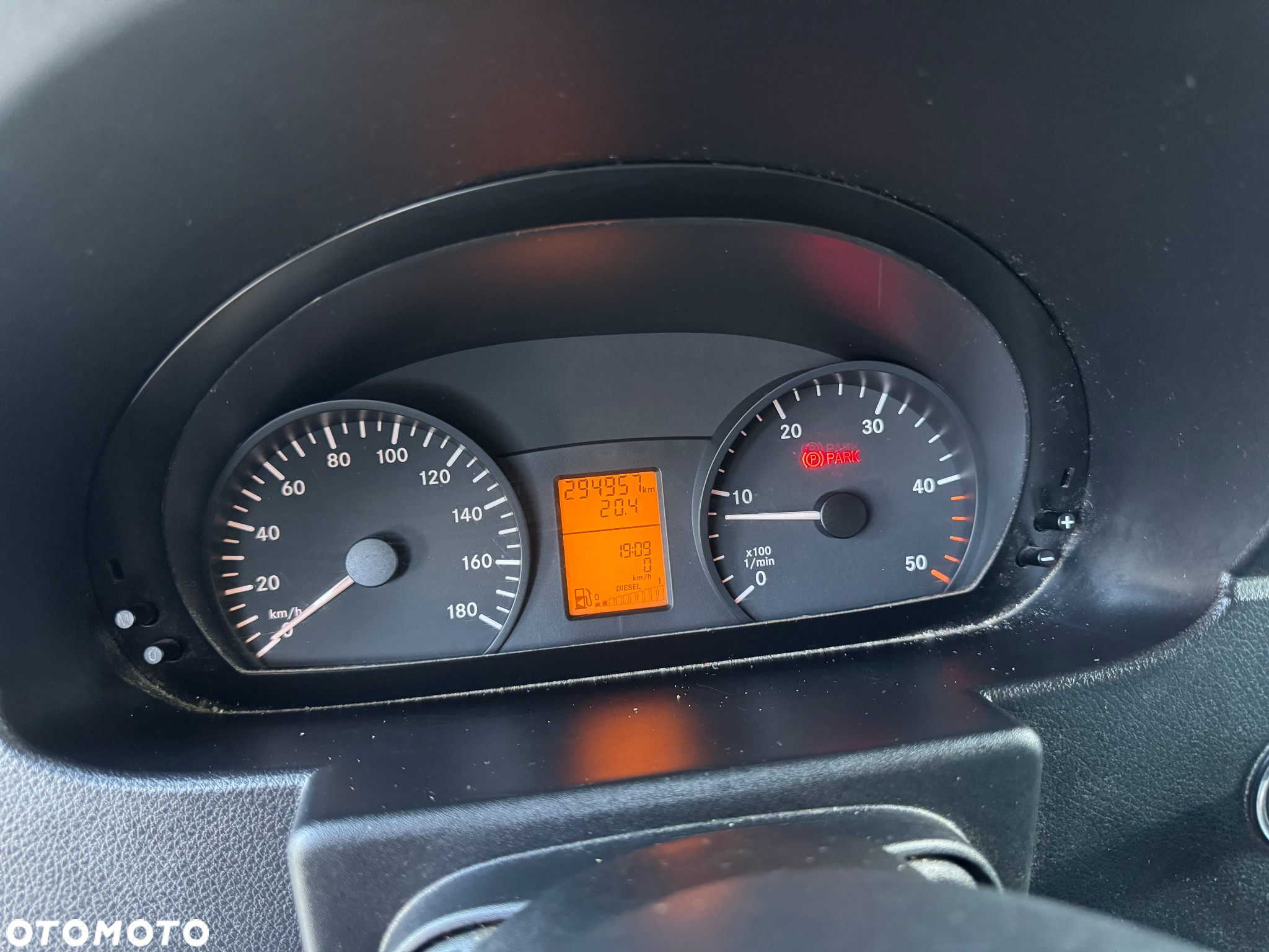 Mercedes-Benz Sprinter - 25